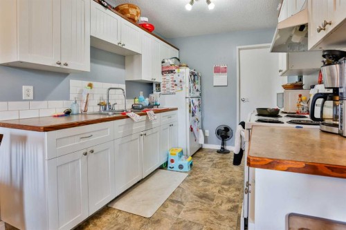 1717 St Edward Boulevard North, Lethbridge, AB - Indoor