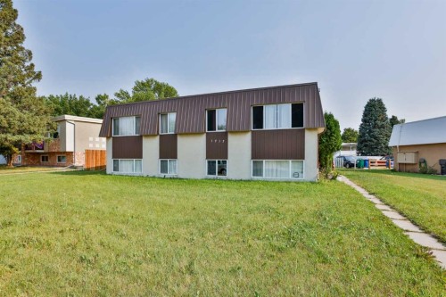 1717 St Edward Boulevard North, Lethbridge, AB - Outdoor