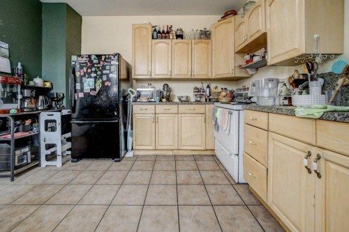 12316 21 Avenue, Blairmore, AB - Indoor Photo Showing Kitchen