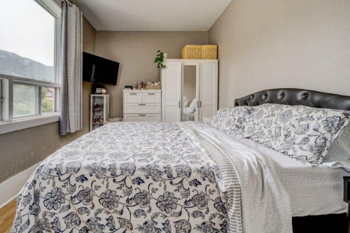 12316 21 Avenue, Blairmore, AB - Indoor Photo Showing Bedroom