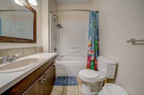 12316 21 Avenue, Blairmore, AB - Indoor Photo Showing Bathroom