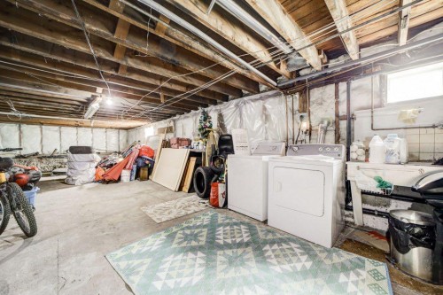 12316 21 Avenue, Blairmore, AB - Indoor Photo Showing Laundry Room