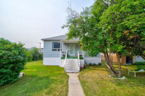 12316 21 Avenue, Blairmore, AB - Outdoor
