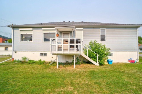 12316 21 Avenue, Blairmore, AB - Outdoor
