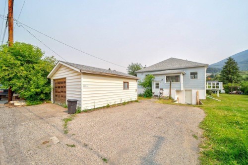 12316 21 Avenue, Blairmore, AB - Outdoor