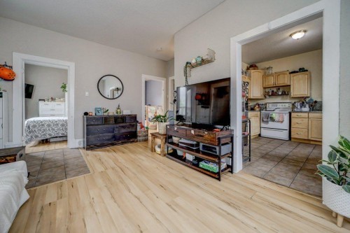 12316 21 Avenue, Blairmore, AB - Indoor Photo Showing Living Room