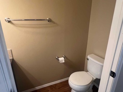 18-45 Keystone Terrace West, Lethbridge, AB - Indoor Photo Showing Bathroom