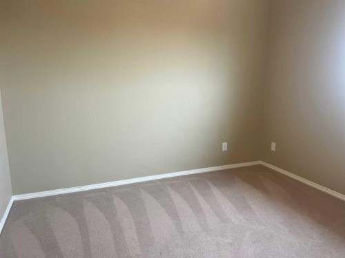 18-45 Keystone Terrace West, Lethbridge, AB - Indoor Photo Showing Other Room