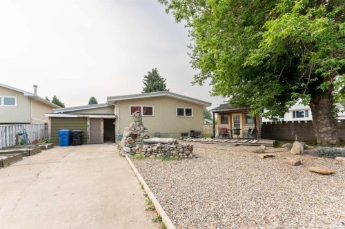 85 Park Meadows Boulevard North, Lethbridge, AB 