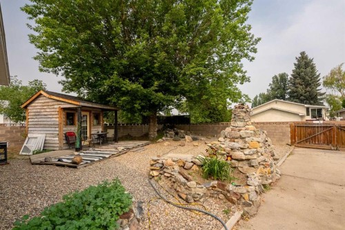 85 Park Meadows Boulevard North, Lethbridge, AB 