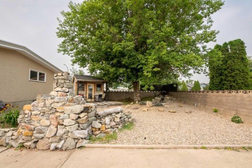 85 Park Meadows Boulevard North, Lethbridge, AB 