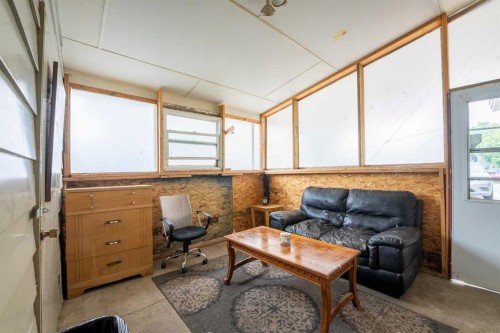 85 Park Meadows Boulevard North, Lethbridge, AB 
