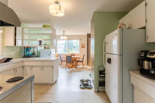 85 Park Meadows Boulevard North, Lethbridge, AB 