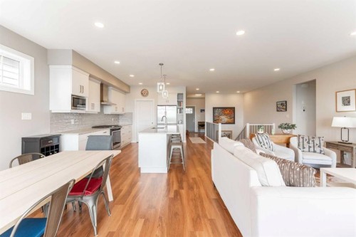 1060 Caledonia Place West, Lethbridge, AB - Indoor