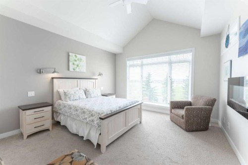 1060 Caledonia Place West, Lethbridge, AB - Indoor Photo Showing Bedroom