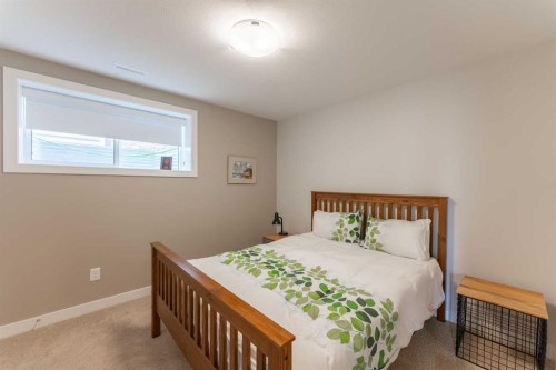 1060 Caledonia Place West, Lethbridge, AB - Indoor Photo Showing Bedroom