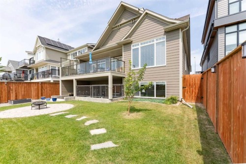 1060 Caledonia Place West, Lethbridge, AB - Outdoor