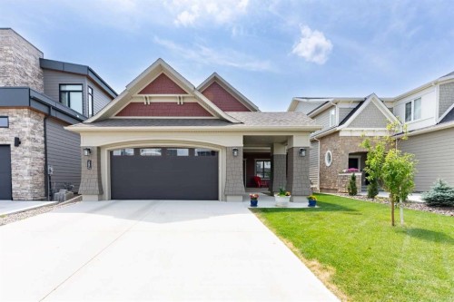 1060 Caledonia Place West, Lethbridge, AB - Outdoor With Facade