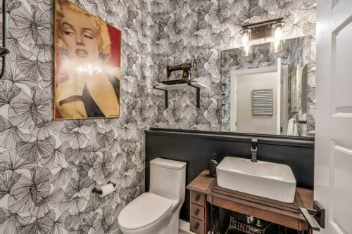 855 Miners Boulevard West, Lethbridge, AB - Indoor Photo Showing Bathroom