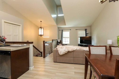 113 Lynx Road North, Lethbridge, AB - Indoor