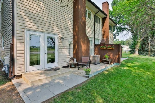8-29 Brock Place West, Lethbridge, AB - Outdoor