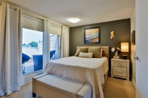 8-29 Brock Place West, Lethbridge, AB - Indoor Photo Showing Bedroom