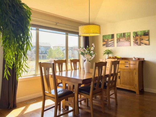 534 Canyon Cove West, Lethbridge, AB - Indoor Photo Showing Dining Room