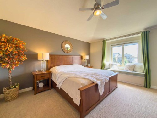 534 Canyon Cove West, Lethbridge, AB - Indoor Photo Showing Bedroom