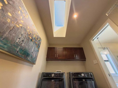 534 Canyon Cove West, Lethbridge, AB - Indoor Photo Showing Laundry Room