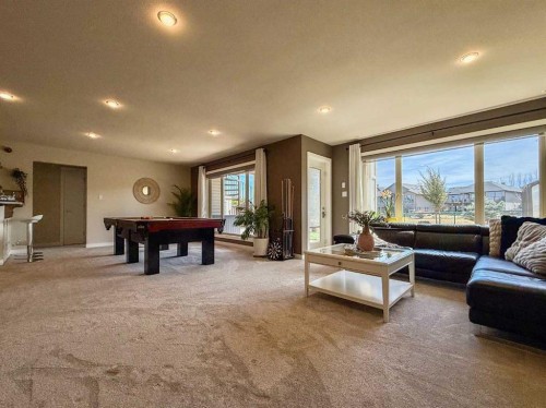 534 Canyon Cove West, Lethbridge, AB - Indoor Photo Showing Living Room