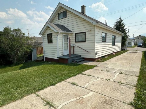 8017 22 Avenue, Coleman, AB - Outdoor