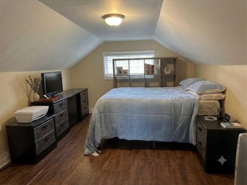 8017 22 Avenue, Coleman, AB - Indoor Photo Showing Bedroom