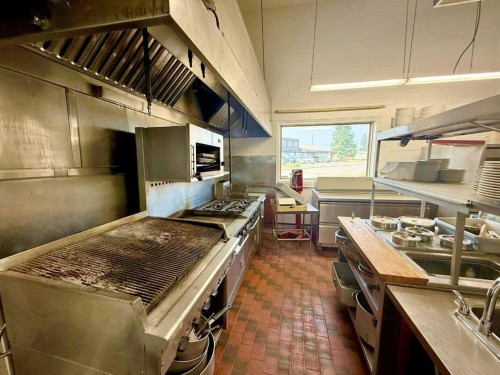 988 Main Street, Pincher Creek, AB 