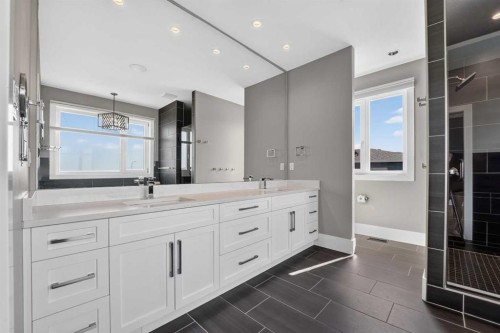 365 Rivergrove Chase West, Lethbridge, AB - Indoor Photo Showing Bathroom