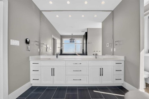 365 Rivergrove Chase West, Lethbridge, AB - Indoor Photo Showing Bathroom