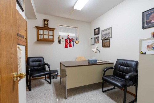 110 Heritage Boulevard West, Lethbridge, AB - Indoor Photo Showing Office