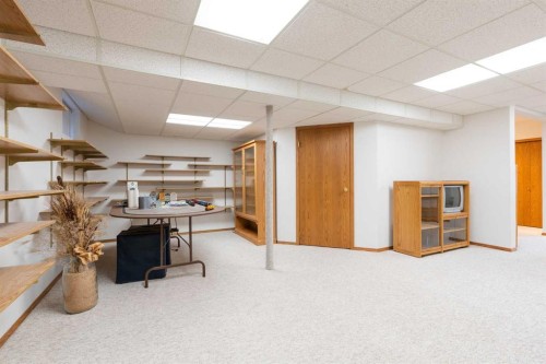 110 Heritage Boulevard West, Lethbridge, AB - Indoor Photo Showing Basement
