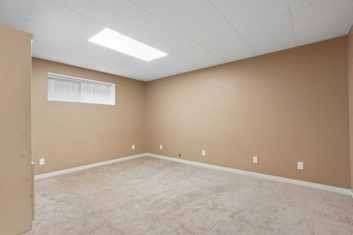 191 Jessie Robinson Close North, Lethbridge, AB - Indoor