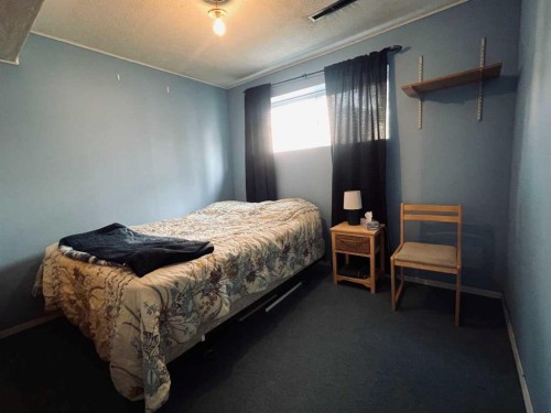 36 Park Meadows Boulevard North, Lethbridge, AB - Indoor Photo Showing Bedroom