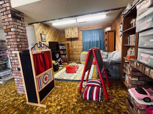 36 Park Meadows Boulevard North, Lethbridge, AB - Indoor