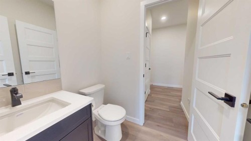 253 Rivergrove Chase West, Lethbridge, AB - Indoor Photo Showing Bathroom