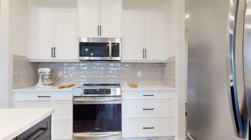 253 Rivergrove Chase West, Lethbridge, AB - Indoor Photo Showing Kitchen With Upgraded Kitchen