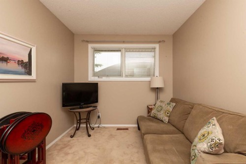 10 Seneca Place West, Lethbridge, AB - Indoor