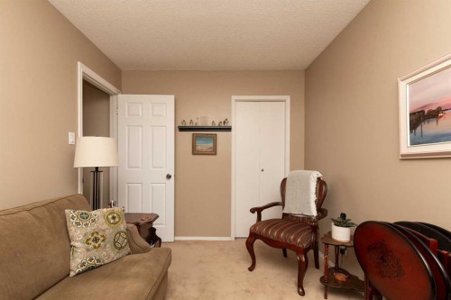 10 Seneca Place West, Lethbridge, AB - Indoor