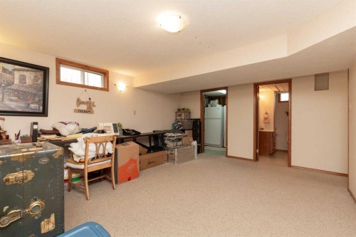 10 Seneca Place West, Lethbridge, AB - Indoor