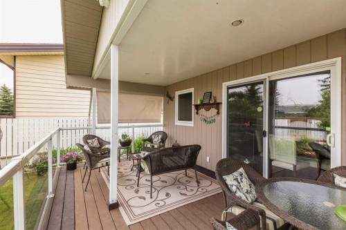 10 Seneca Place West, Lethbridge, AB - Outdoor With Deck Patio Veranda With Exterior