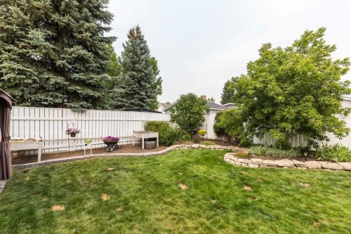 10 Seneca Place West, Lethbridge, AB - Outdoor
