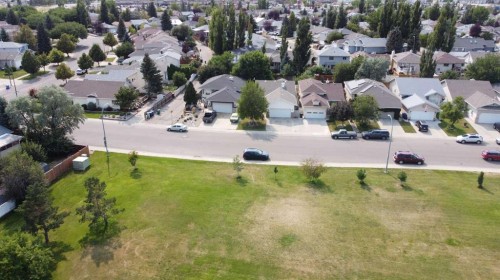 14 Heritage Road West, Lethbridge, AB - Outdoor With View