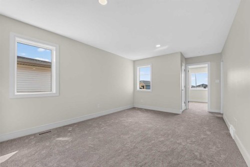 75 Miners Road West, Lethbridge, AB - Indoor Photo Showing Other Room