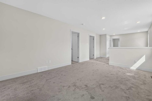 75 Miners Road West, Lethbridge, AB - Indoor Photo Showing Other Room